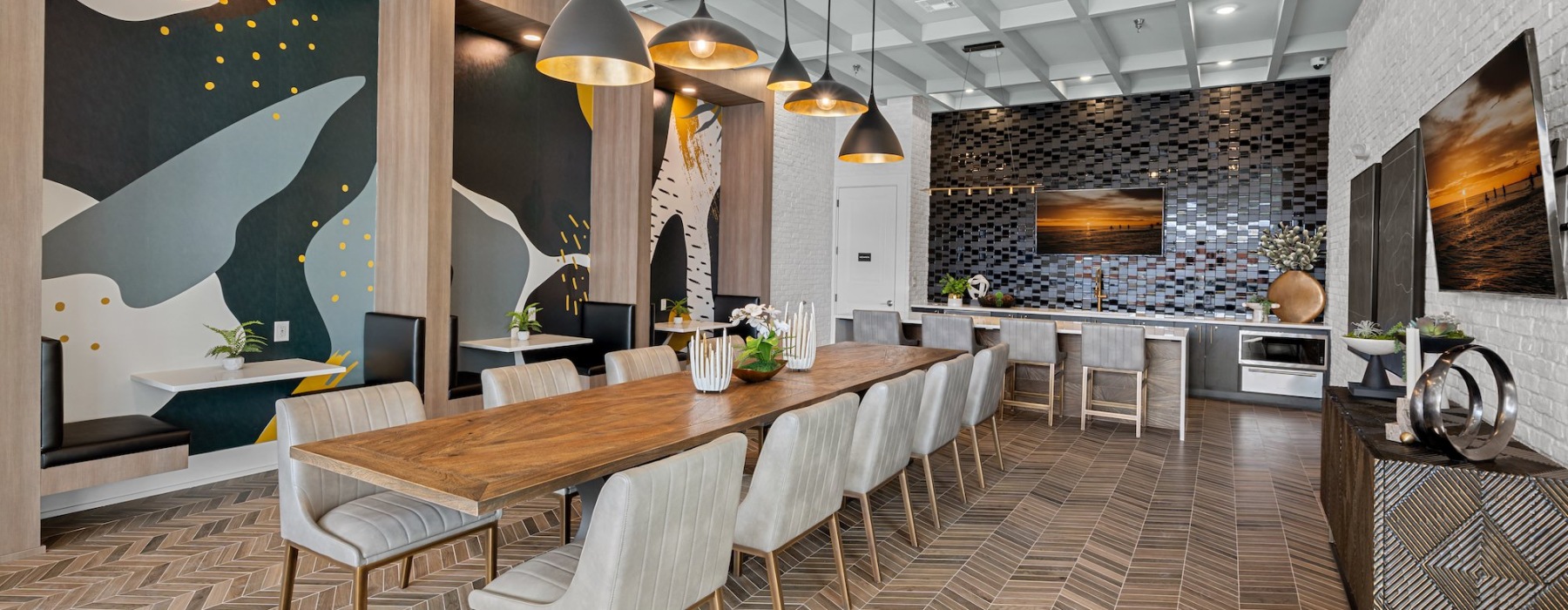 Beautiful clubroom with lounge seating and kitchen area